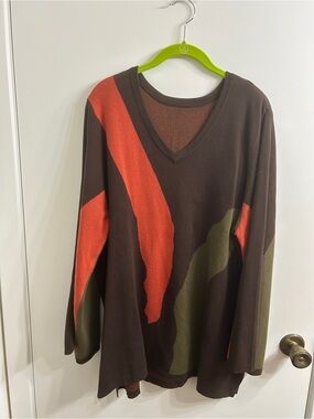 Brandis Dress Out Loud Wom Brown V-Neck Sweater with Orange and Olive Accents